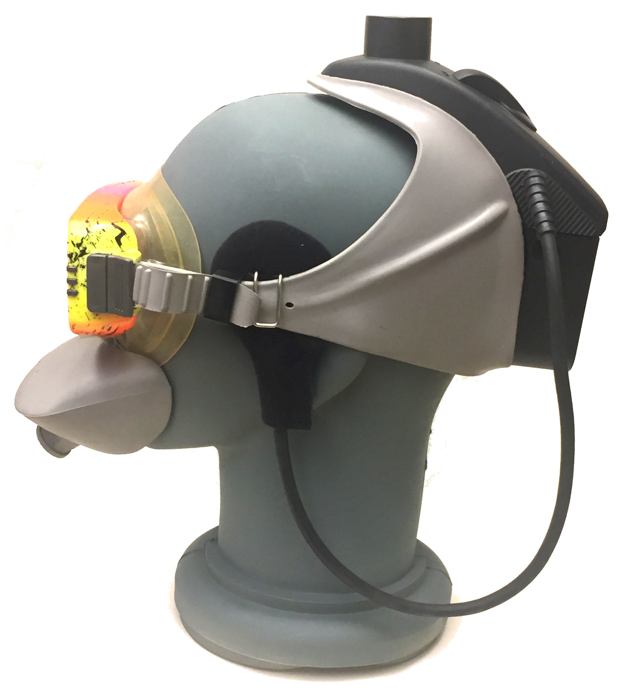 underwater communicator with half mask for regulator