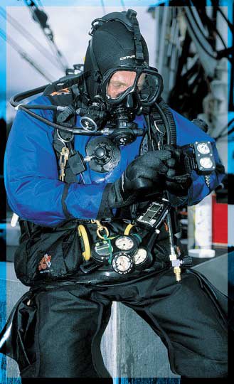 underwater communicator head mounted